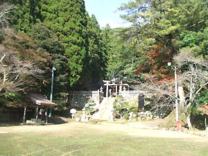 広瀬八幡宮全景