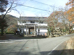 谷霊神社全景