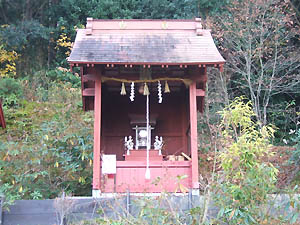 四つ尾稲荷神社本殿