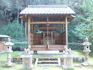 稲荷神社本殿