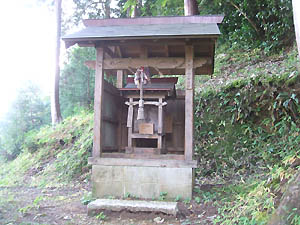 山の神神社本殿