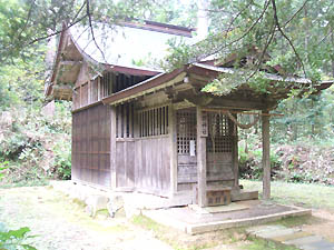 諏訪神社本殿