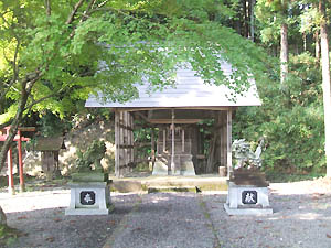 岡安神社本殿