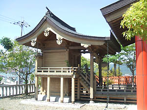 春影稲荷神社本殿