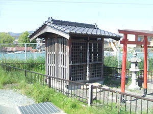 稲荷神社本殿