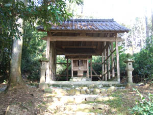 権現神社本殿