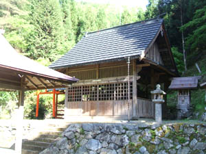 多治神社本殿