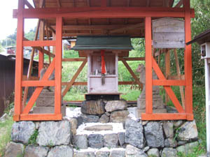 稲荷神社本殿