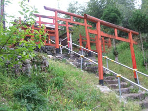 稲荷神社全景