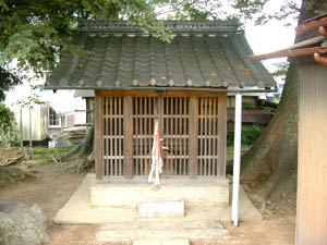 余部八幡宮本殿