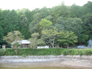 八幡神社全景