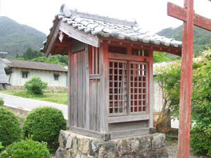 稲荷神社本殿