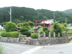 稲荷神社全景