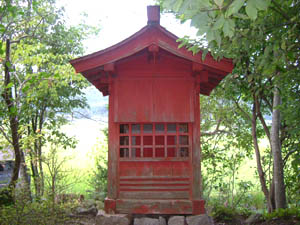 稲荷神社本殿