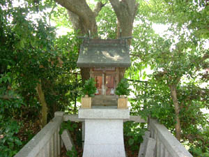 稲荷神社本殿