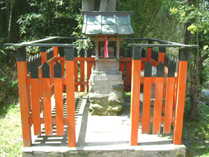 稲荷神社本殿