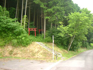 稲荷神社全景