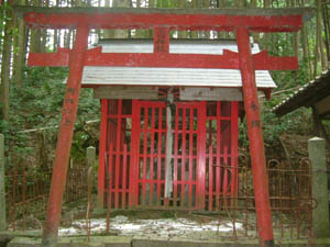 王田神社本殿