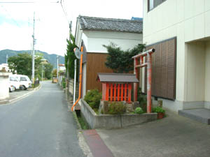 稲荷神社全景