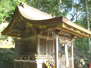 請田神社本殿