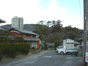 馬堀桑田神社全景