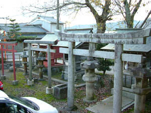 八幡宮全景