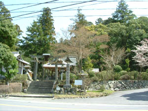 與能神社全景