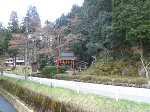 稲荷神社全景