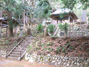 山國護國神社全景