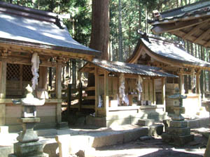 三輪神社本殿