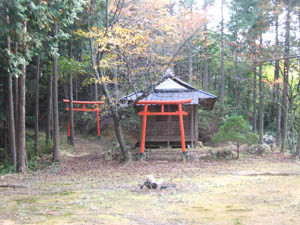 稲荷神社本殿