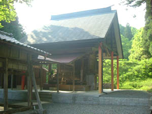 春日神社本殿