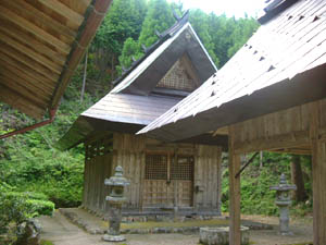 春日神社本殿