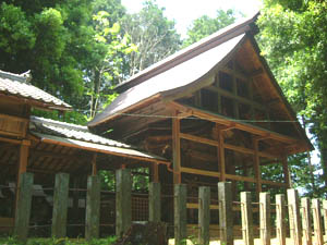 春日神社本殿