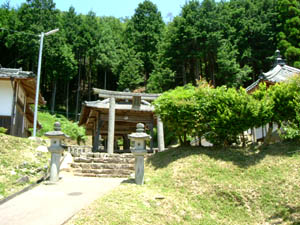 慈久神社全景