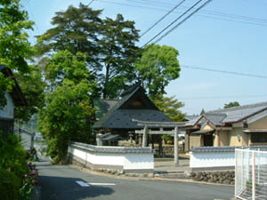 三輪神社全景