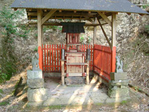 稲荷神社本殿