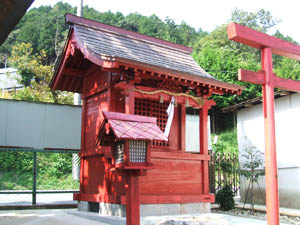 稲荷神社本殿