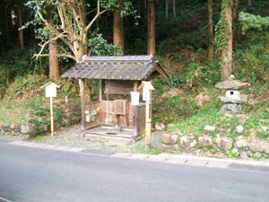 疣水神社本殿