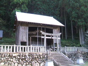 阿上三所神社本殿