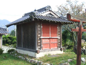 稲荷神社本殿