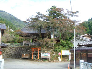 稲荷神社全景