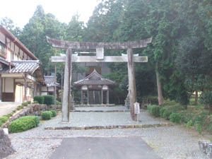 白山神社全景