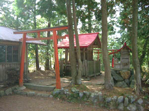 稲荷神社全景