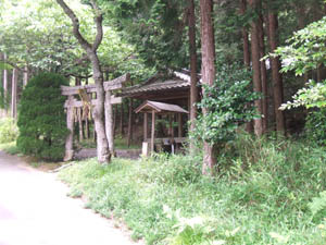 三輪神社全景