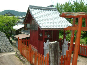 白玉稲荷神社本殿